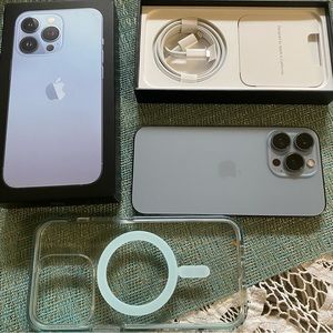 iPhone 13 Pro 256gb Sierra Blue unlocked